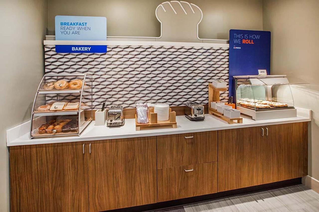 Holiday Inn Express Hotel & Suites Sherman Highway 75 By Ihg Dış mekan fotoğraf