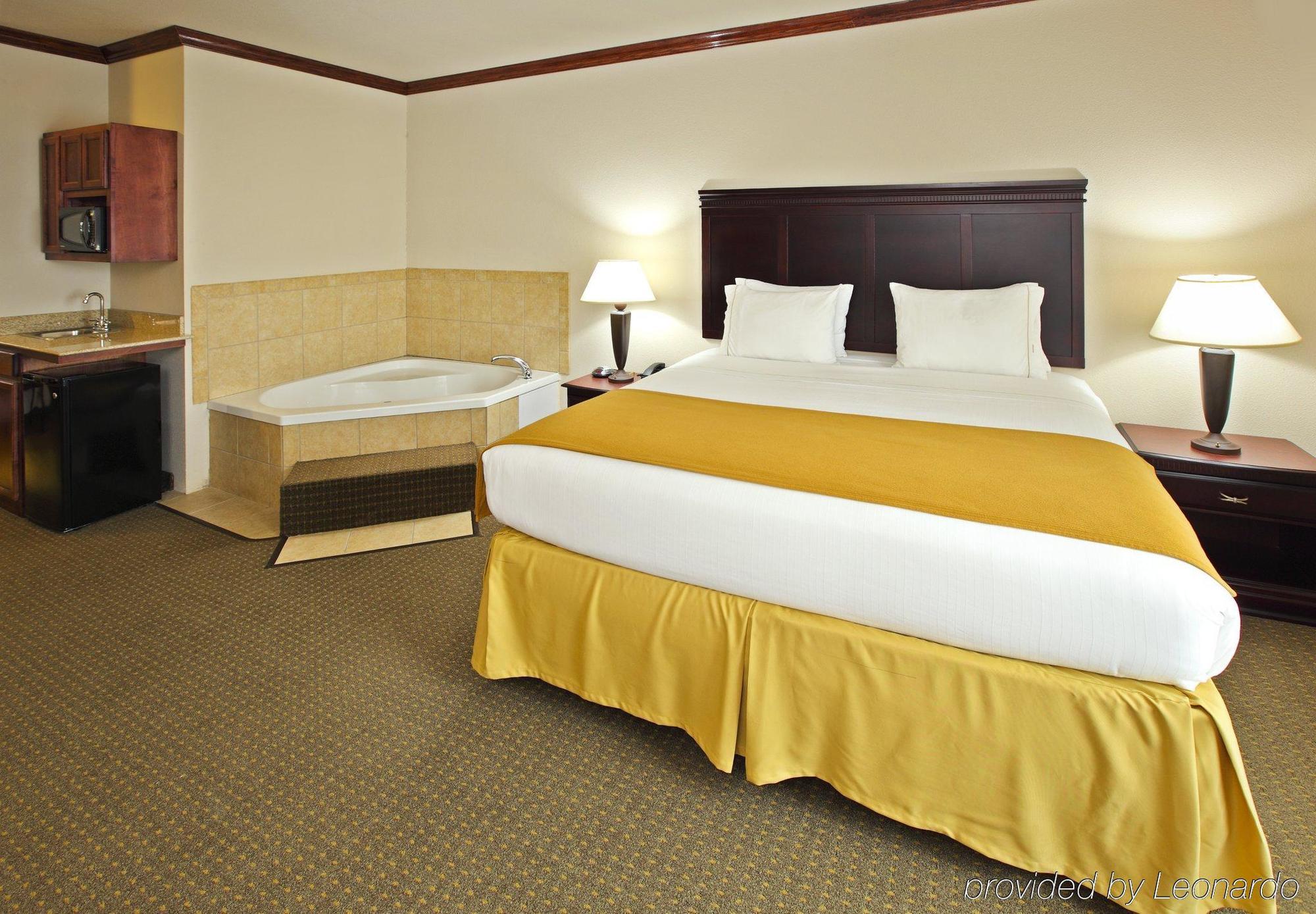 Holiday Inn Express Hotel & Suites Sherman Highway 75 By Ihg Oda fotoğraf