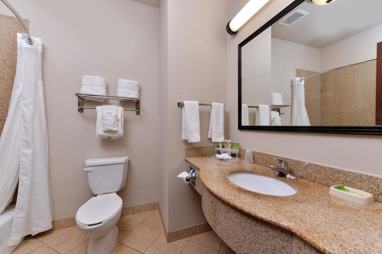 Holiday Inn Express Hotel & Suites Sherman Highway 75 By Ihg Dış mekan fotoğraf