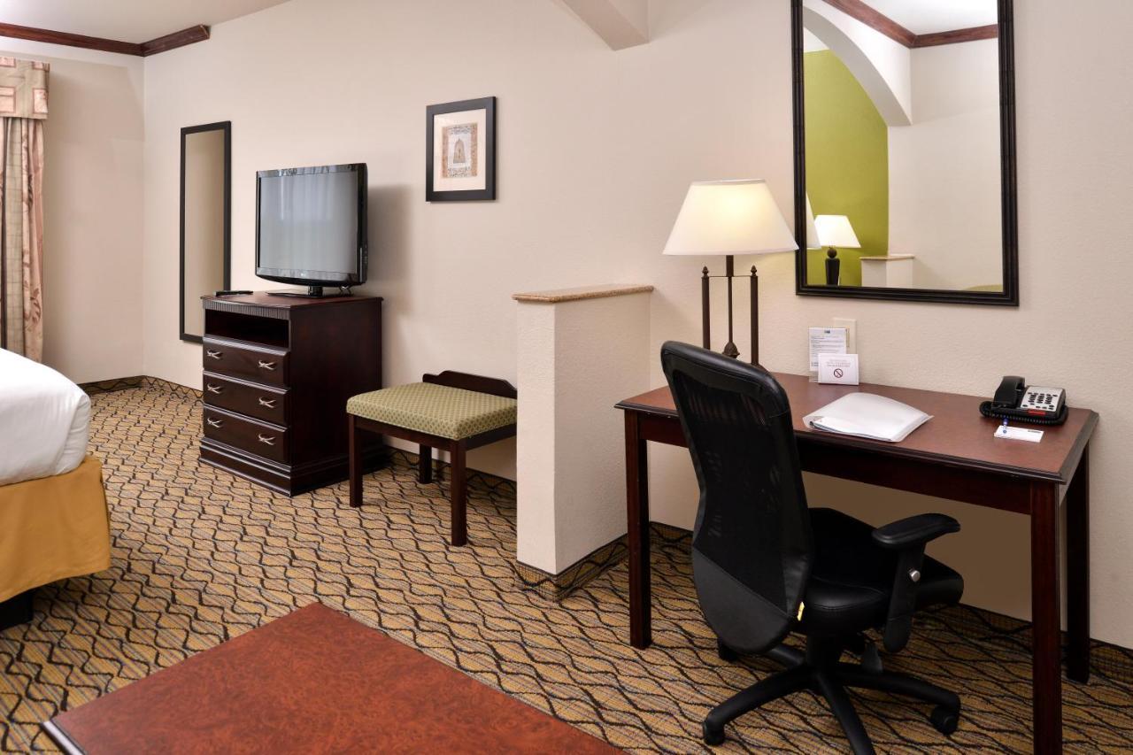Holiday Inn Express Hotel & Suites Sherman Highway 75 By Ihg Dış mekan fotoğraf